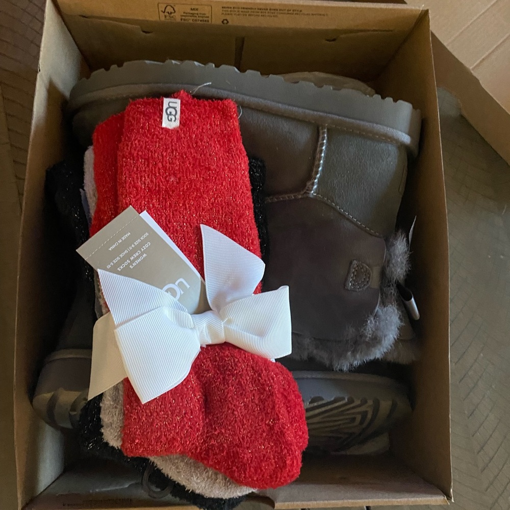 UGGS